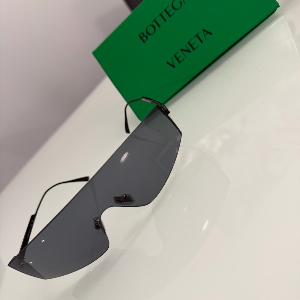 Bottega Veneta Black Rimless Shield Sunglasses